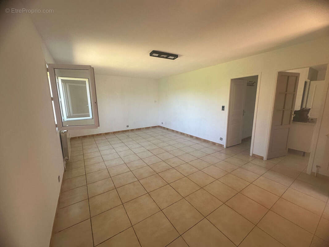 Maison à SAINT-MARTIN-DE-CRAU