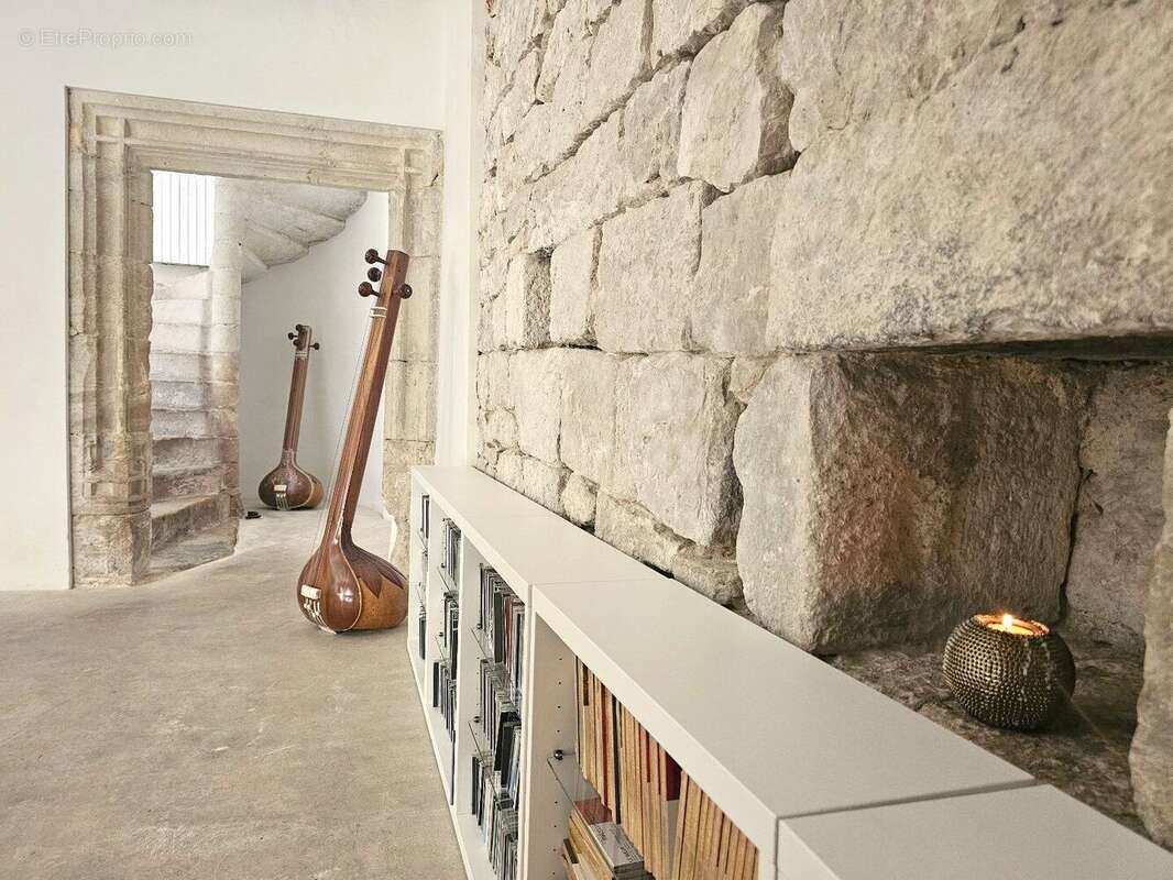 Un cadre d'exception au coeur d'un village médiéval - Montcuq-En-Quercy-Blanc - photo 8