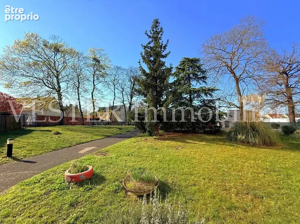 Idéalement placé, zone pavillonnaire, RER A  / CENTRE VILLE et vue sur la FORET de Saint Germain en Laye - photo 2