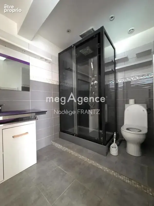 Maison charentaise à Saint-Savinien – Vie de plain-pied, 3 chambres, bureau, terrasse bois et garage rénové - photo 8
