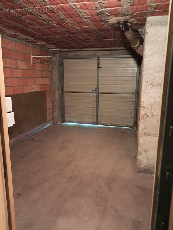 Parking à CLERMONT-FERRAND