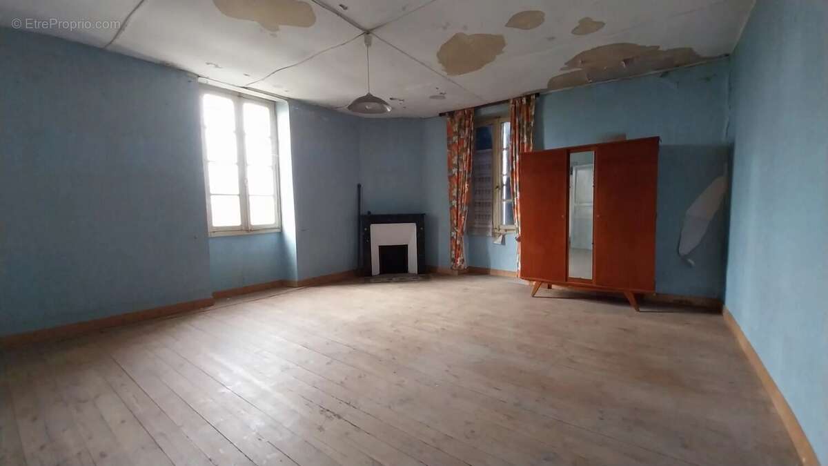 Maison à PUYLAROQUE