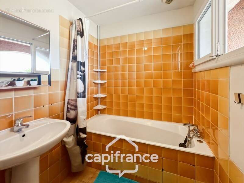 Maison de 3 chambres avec joli extérieur, proche des commodités à Espalais - photo 9