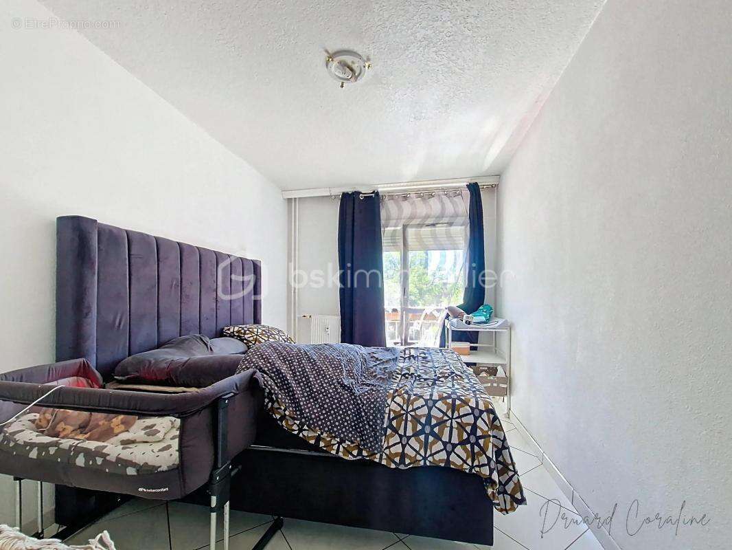 Appartement à LE PONT-DE-CLAIX