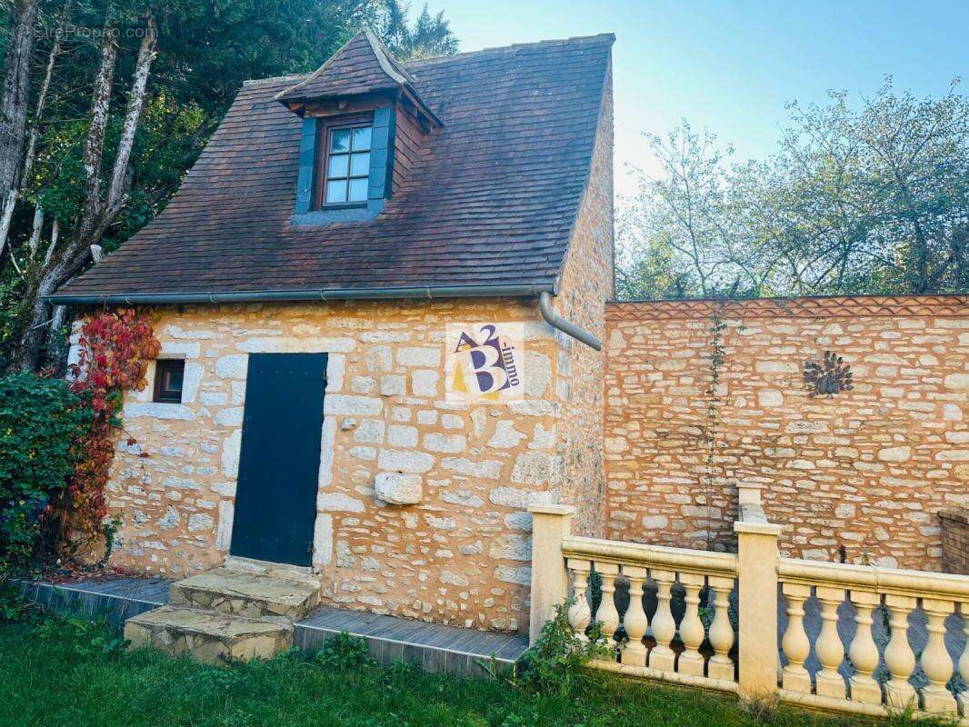 Maison à SAVIGNAC-LES-EGLISES