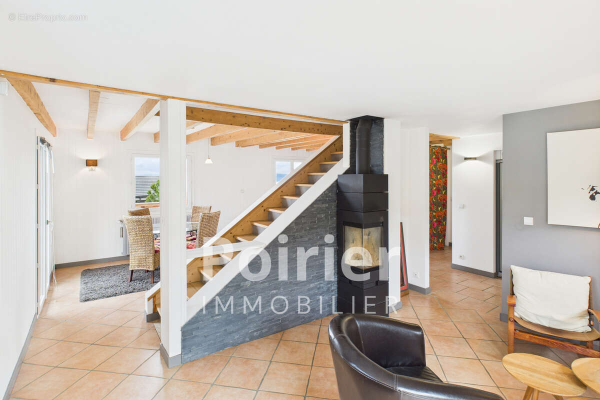 Maison individuelle à Neuvecelle vue lac et centre ville - photo 6