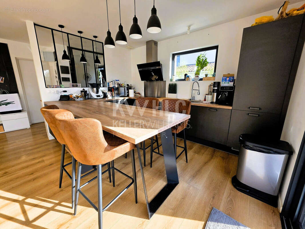 Maison 117 m² à Saint-Chamas  - photo 5