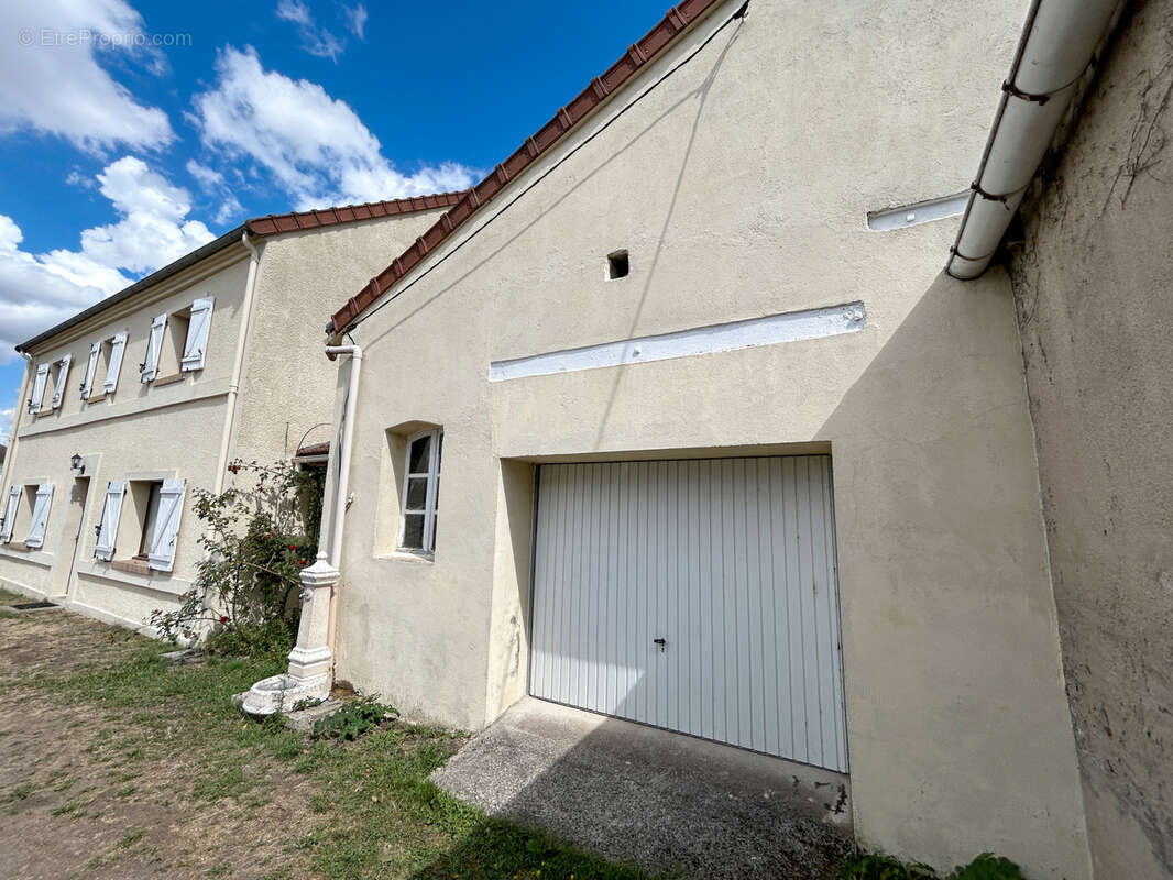 Maison centre-ville de Commentry - photo 2