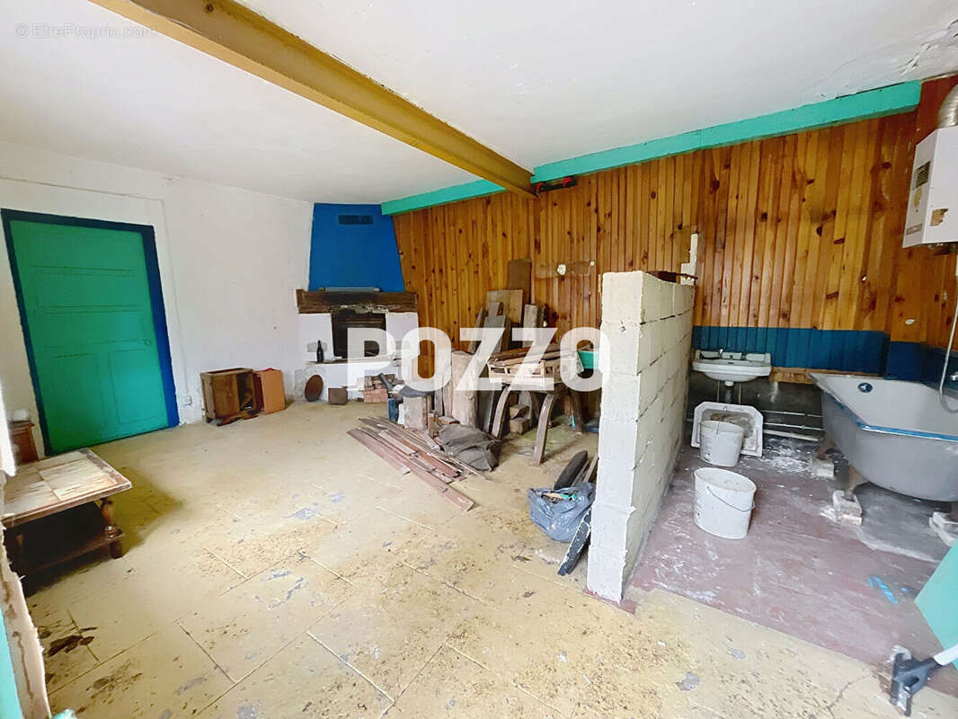 A vendre, maison  en pierres a renover + dependances à sourdeval (50150) - photo 13