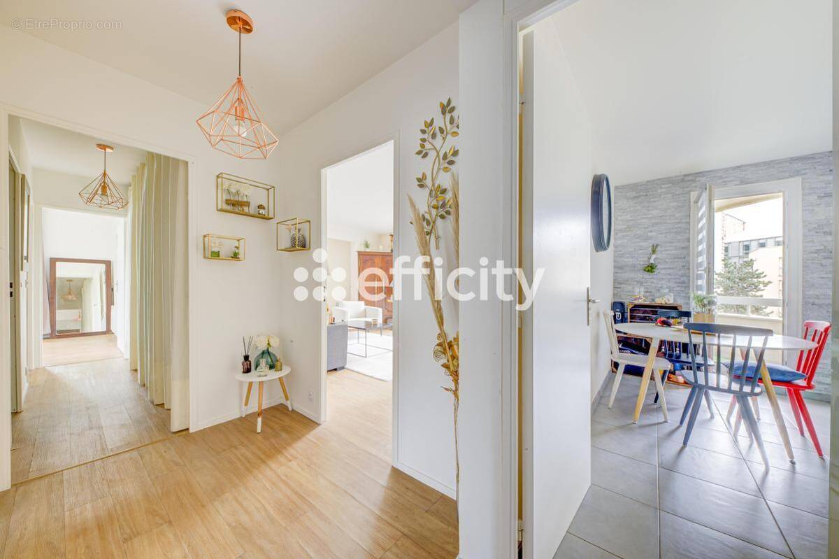 Appartement à ISSY-LES-MOULINEAUX