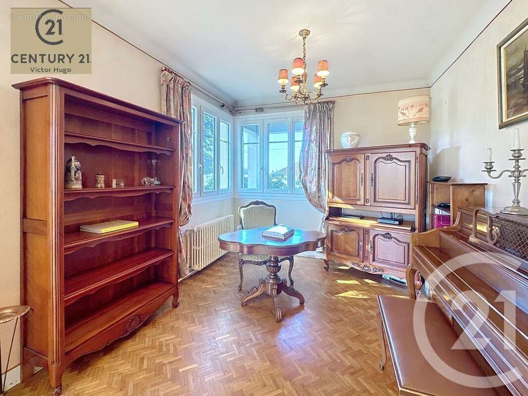 Maison à LE PALAIS-SUR-VIENNE