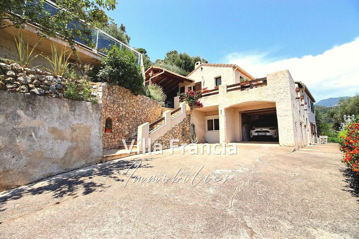 Maison à SAINTE-AGNES