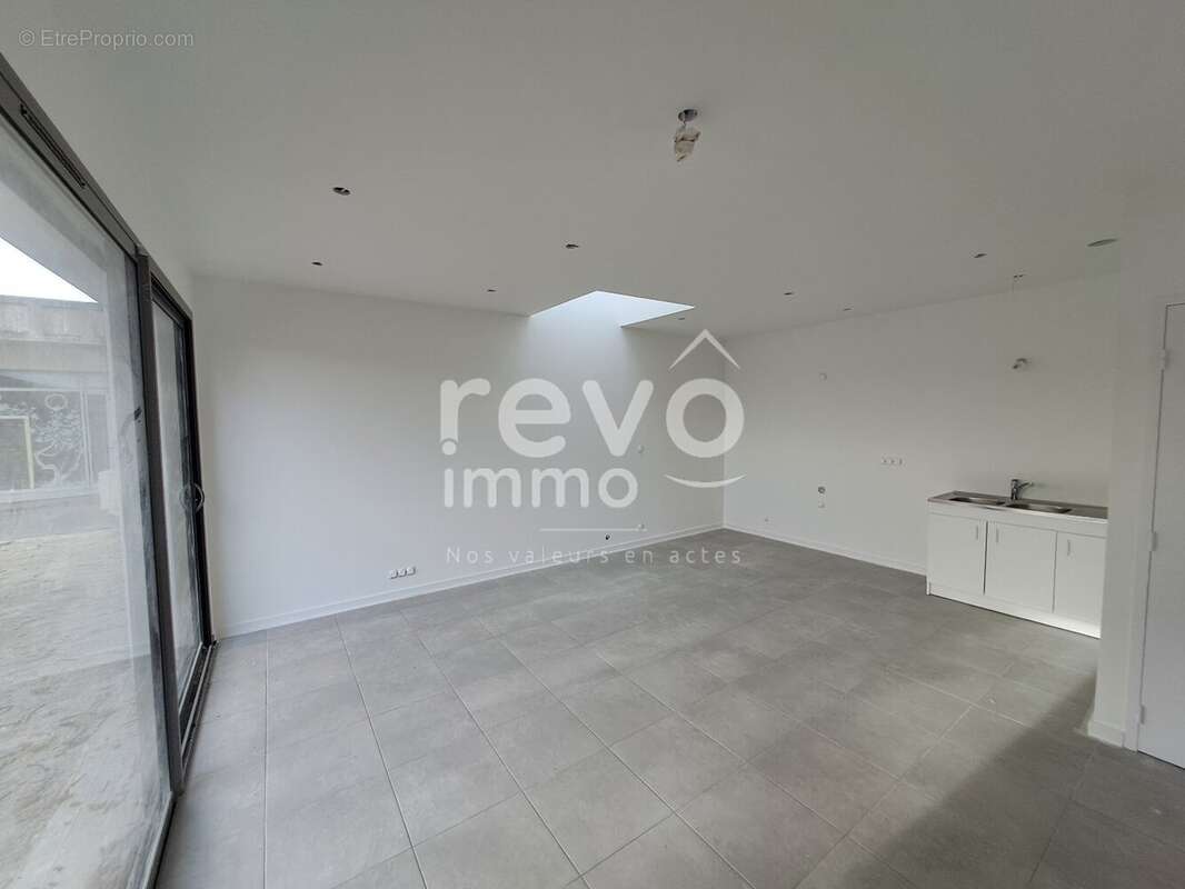 Appartement à PELLOUAILLES-LES-VIGNES