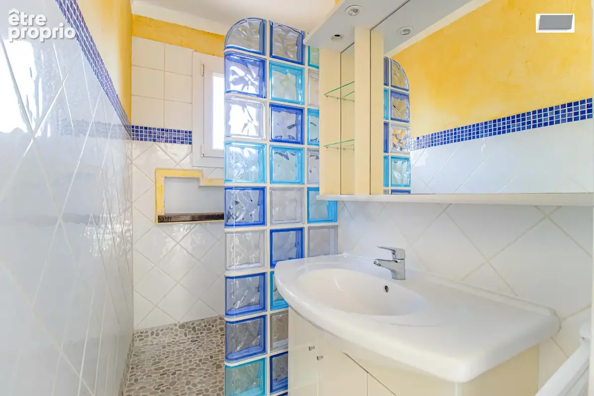 A vendre appartement t3 a hyeres avec terrasse et parking privatif - photo 13