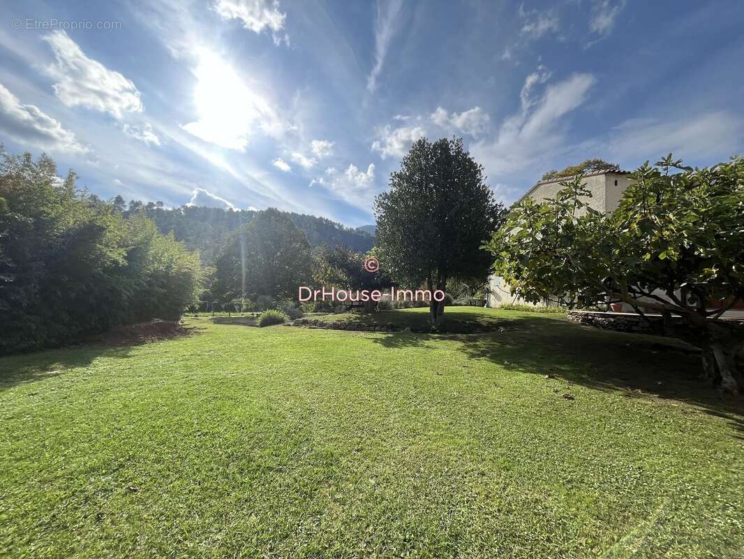 Maison à MEOUNES-LES-MONTRIEUX