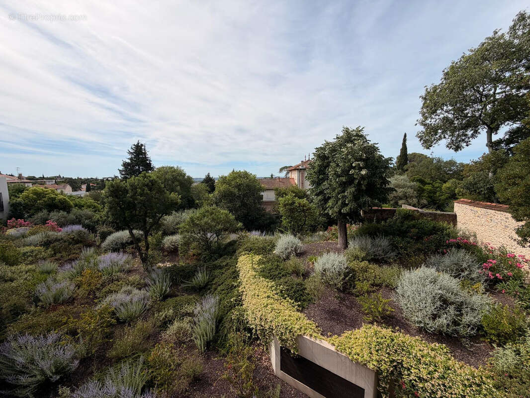 NIMES TOUR MAGNE/ LAMPEZE Appartement de standing T4 de 125 m2 - photo 19