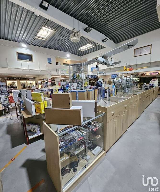 Photo 9 - Commerce à ESLETTES