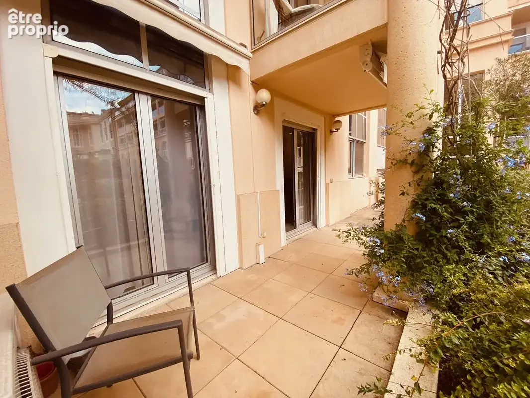A vendre  2 p 57 m2  hesperides roy rene aix en provence - photo 7