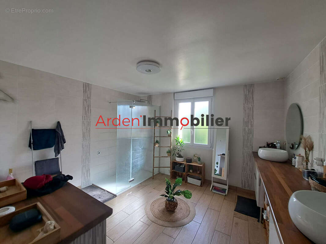 Maison spacieuse à vendre à Corny Macheromenil - photo 5