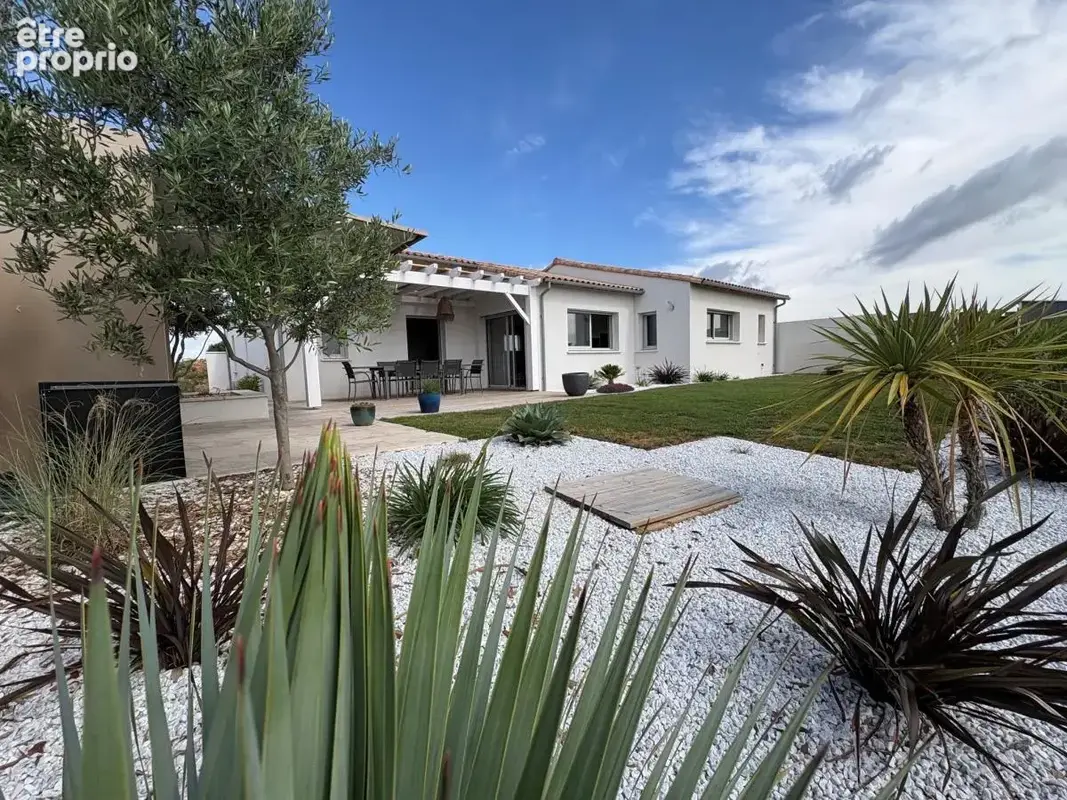 Photo Maison à Chauray au prix de 374 000€