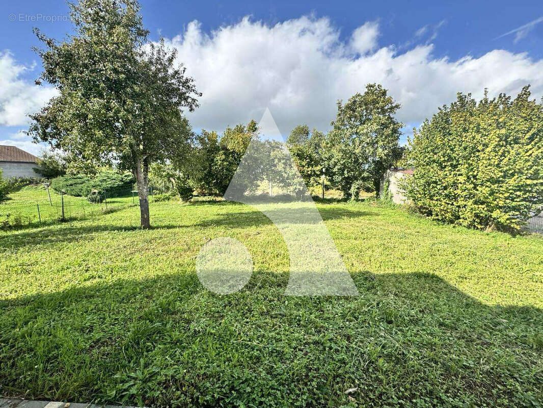 Maison à NEUFCHATEAU