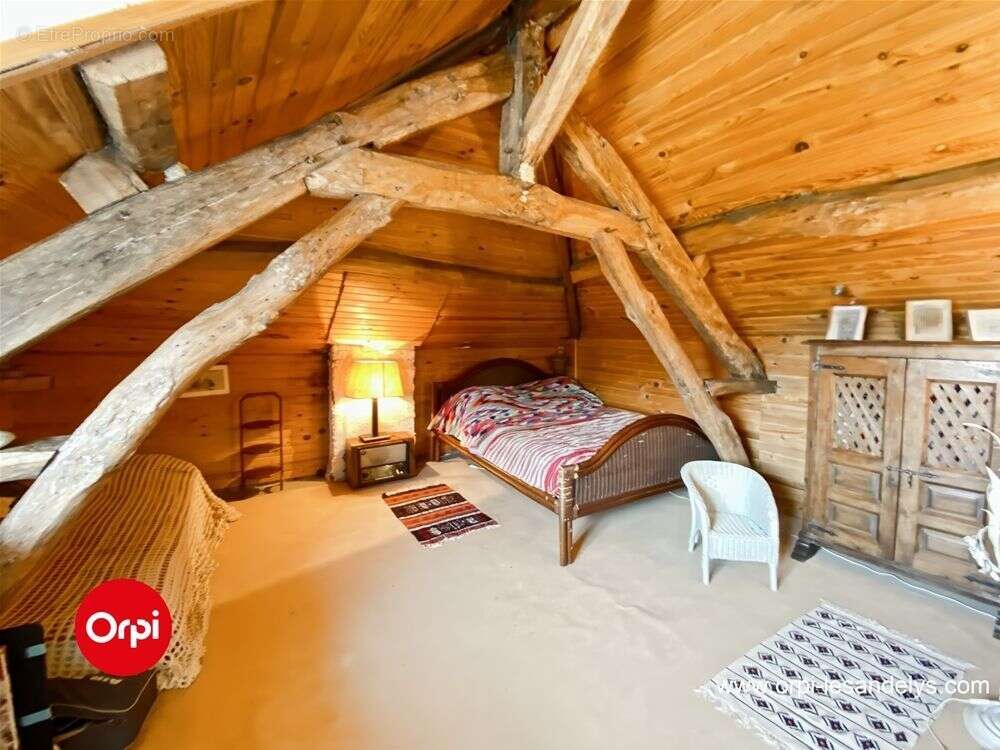 Maison ancienne   2 chambres + grange terrain 1908 m² - photo 13