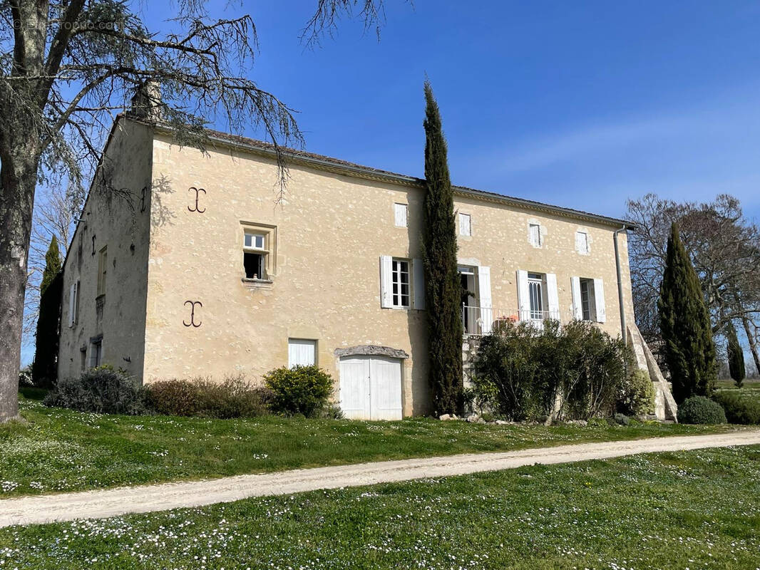 Maison à SAINT-MICHEL-DE-MONTAIGNE