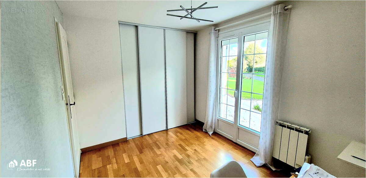 Maison à GREGES