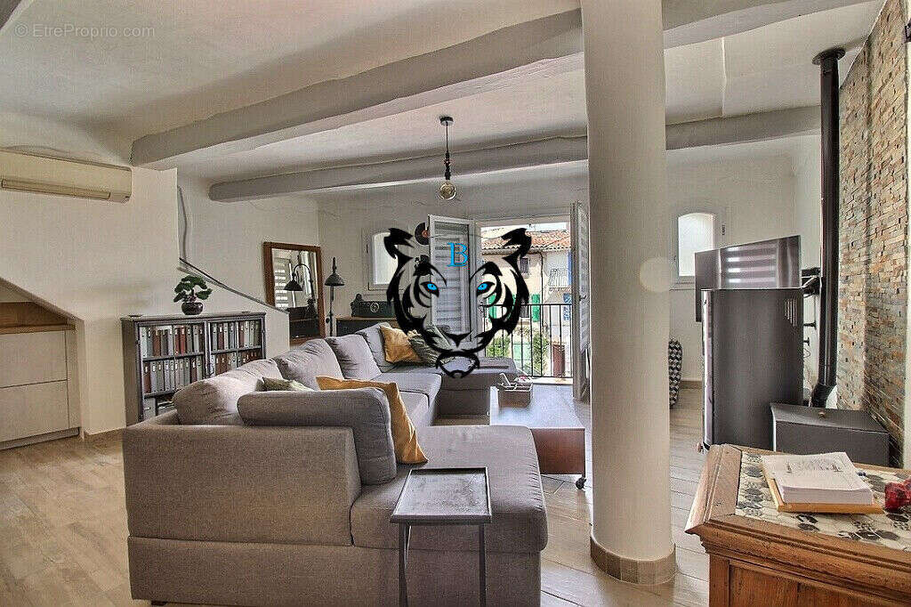 Maison à ROQUEBRUNE-SUR-ARGENS