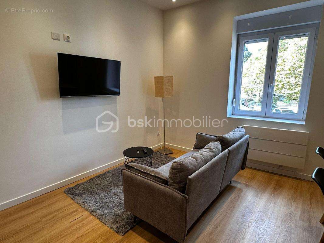 Appartement à GREZIEU-LA-VARENNE