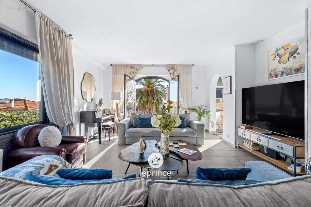 Appartement à VENCE