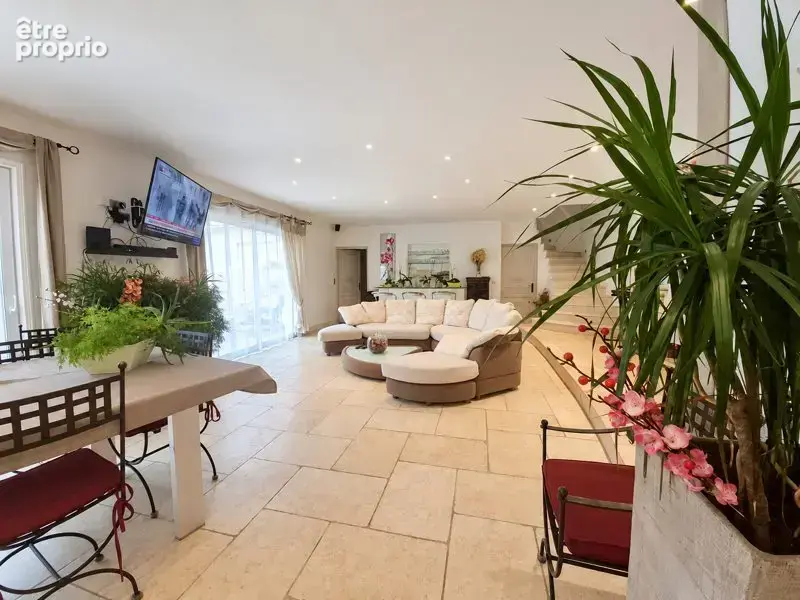 Maison de 5 pièces principales - photo 3