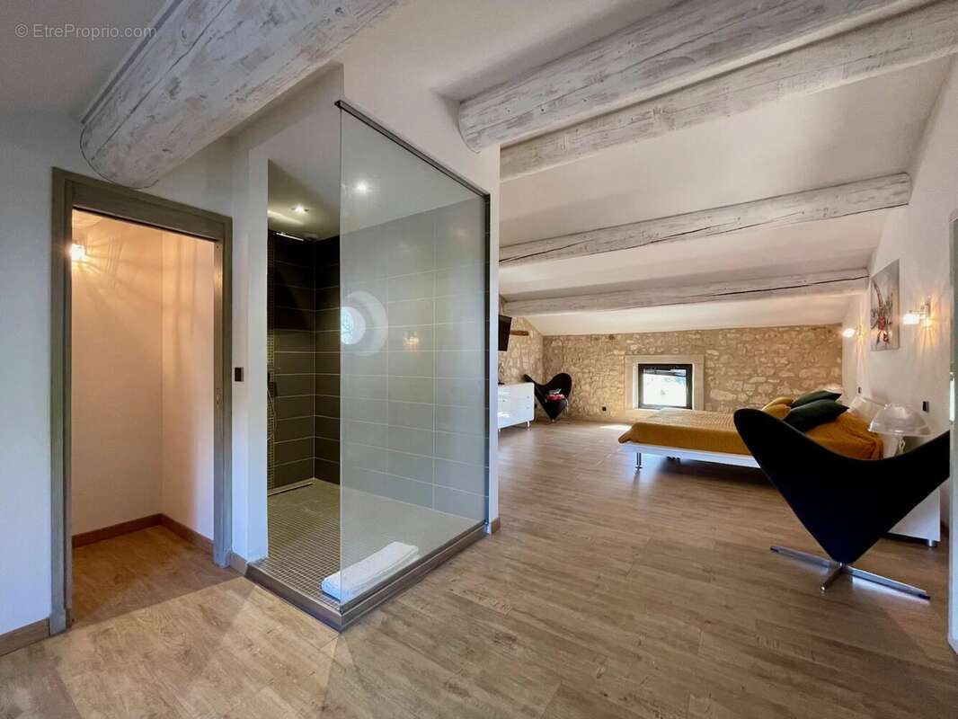 Maison à L&#039;ISLE-SUR-LA-SORGUE