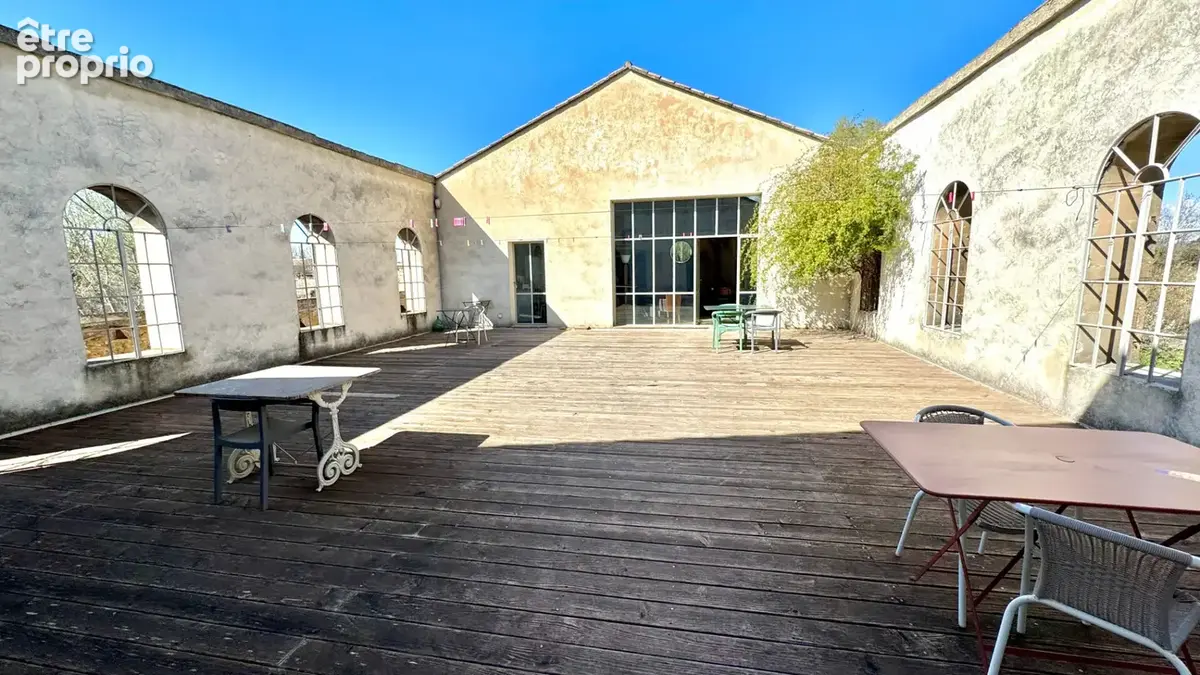 Demeure de prestige de 1200 m² sur 70 000 m² de terrain en bord de riviere. - photo 7