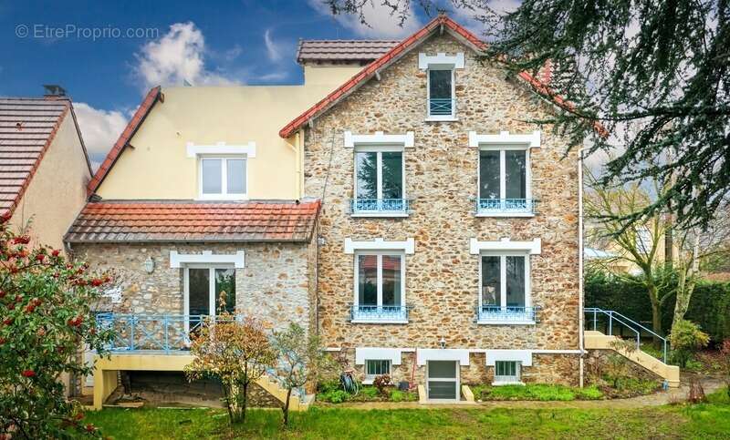 Maison bourgeoise en pierre de meulière 9 pièces - 6 chambres - Appartement indépendant - Savigny sur Orge (91) - photo 19