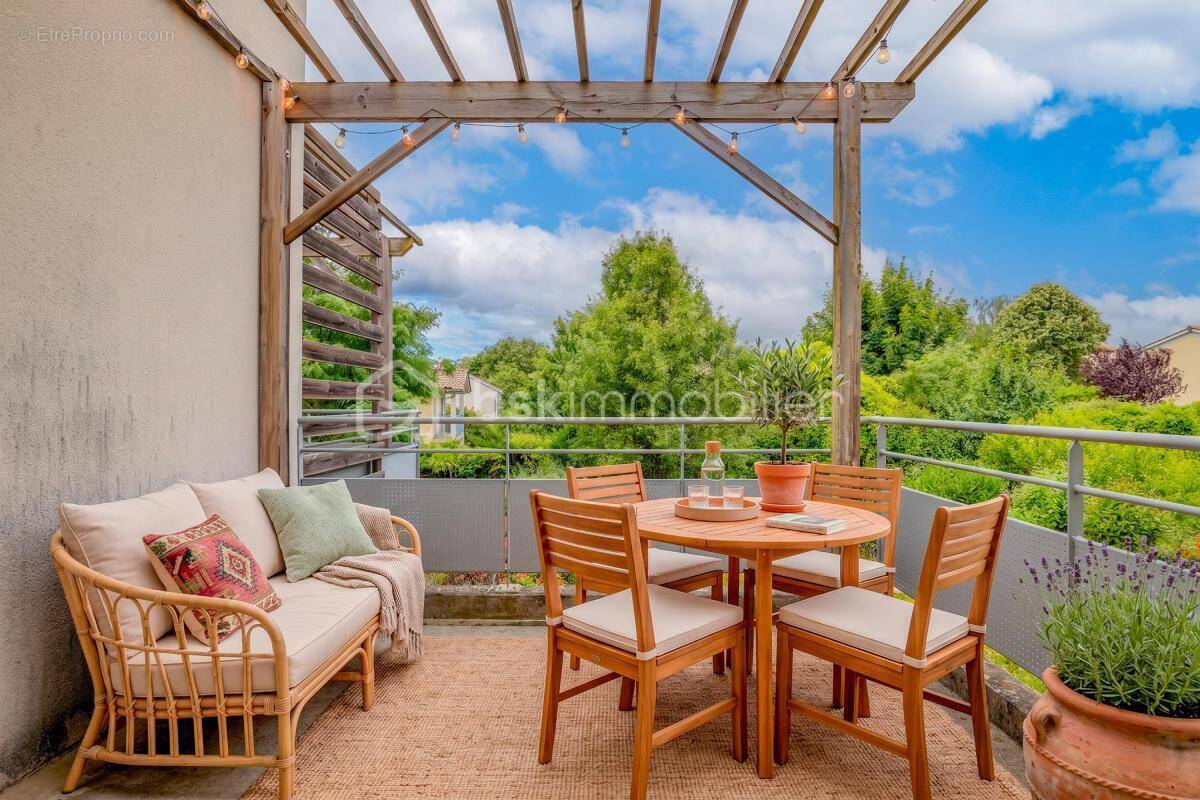 Appartement à DECINES-CHARPIEU