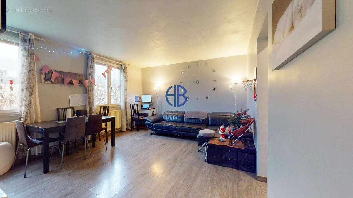 Appartement à STAINS
