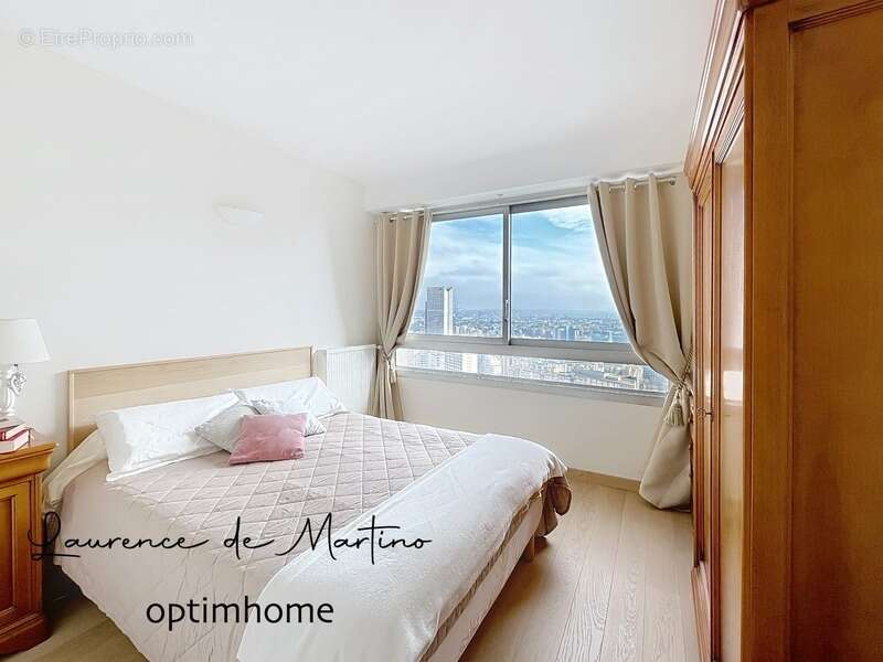 Appartement à COURBEVOIE