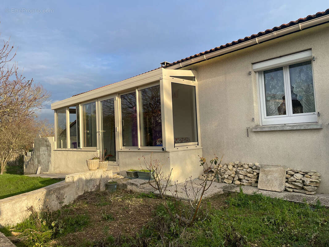 Maison à JAUNAY-CLAN