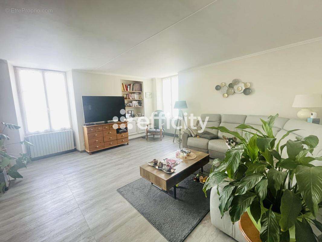 Maison 157 m² à Saint-Germain-De-La-Coudre  - photo 4