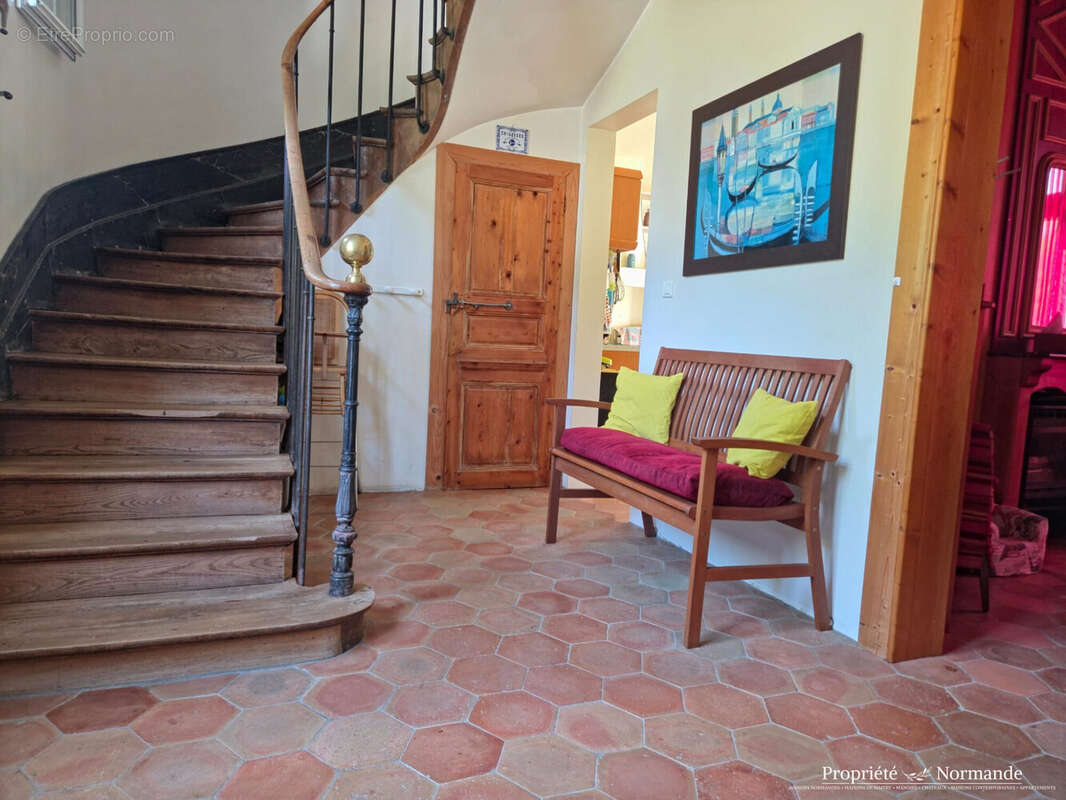 Maison 223 m² à Cormeilles  - photo 3