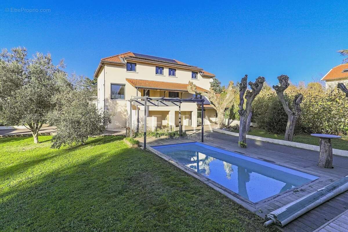 Maison à RILLIEUX-LA-PAPE