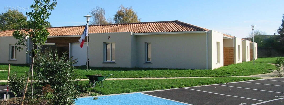 Appartement à PORTETS