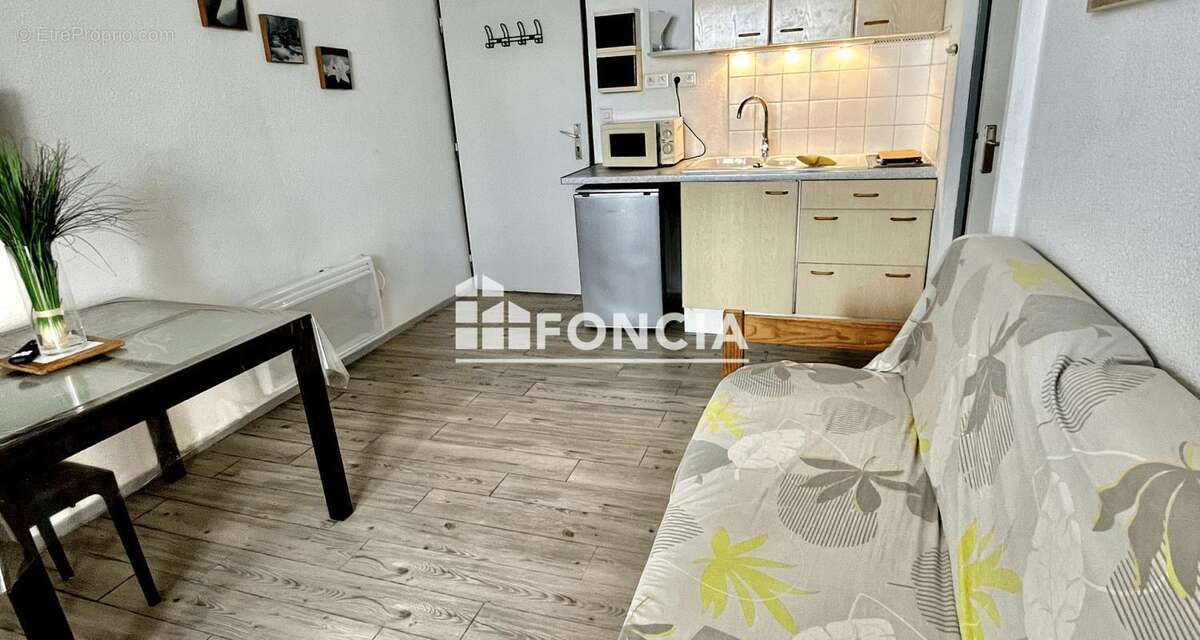  T2 rénové avec loggia et vue lac imprenable – Secteur très recherché de la Coudalère  - photo 2
