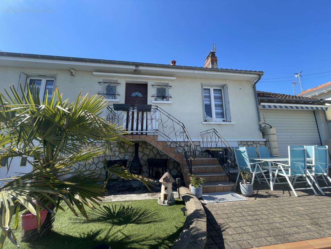 Maison à CHATELLERAULT