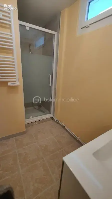 Radenac immeuble pour investisseur divisé en deux logements et un local professionnel - photo 14