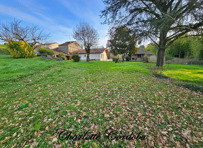 Maison à FEUGAROLLES