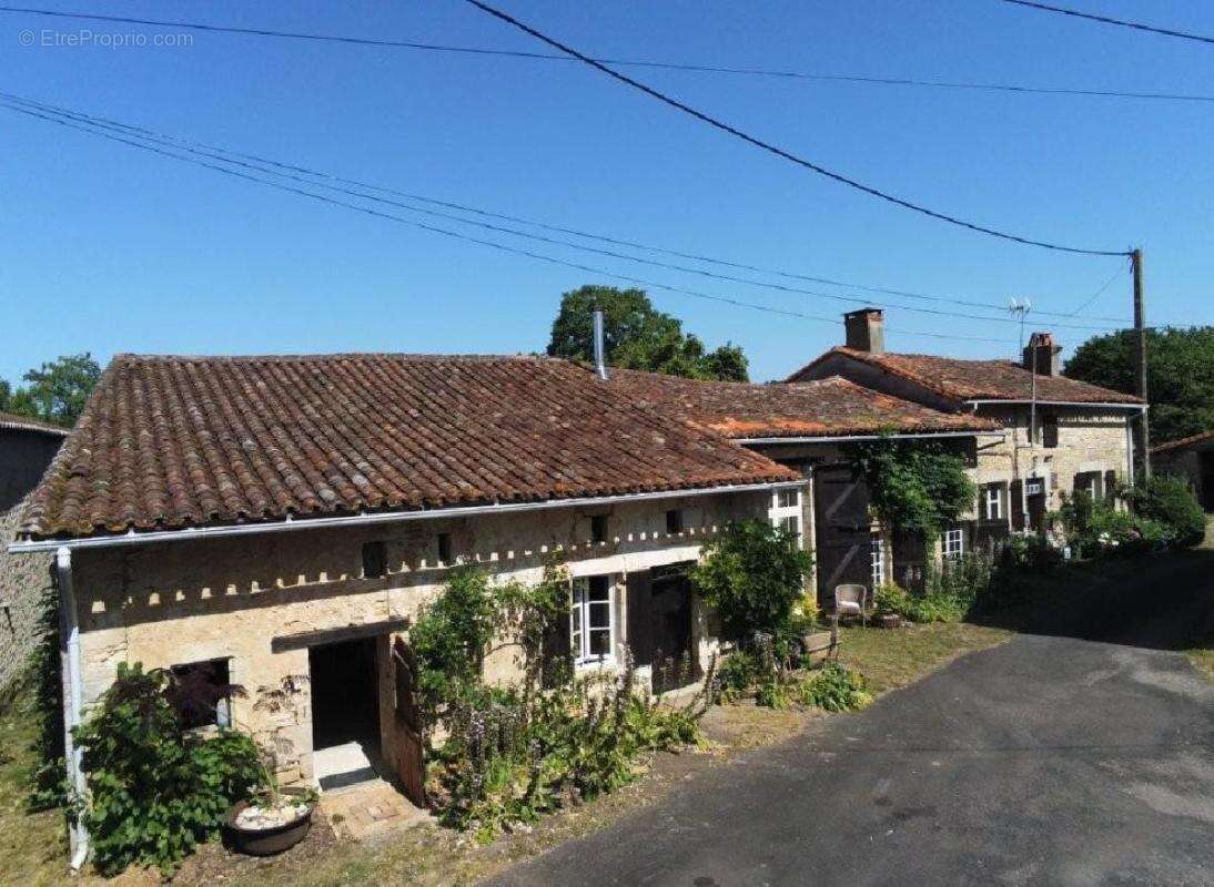 Maison à CHAMPAGNE-MOUTON