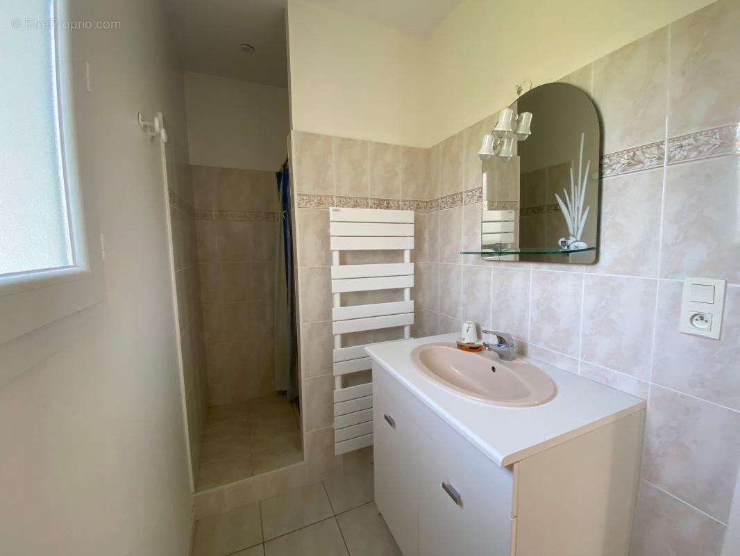 Maison à LES MATHES