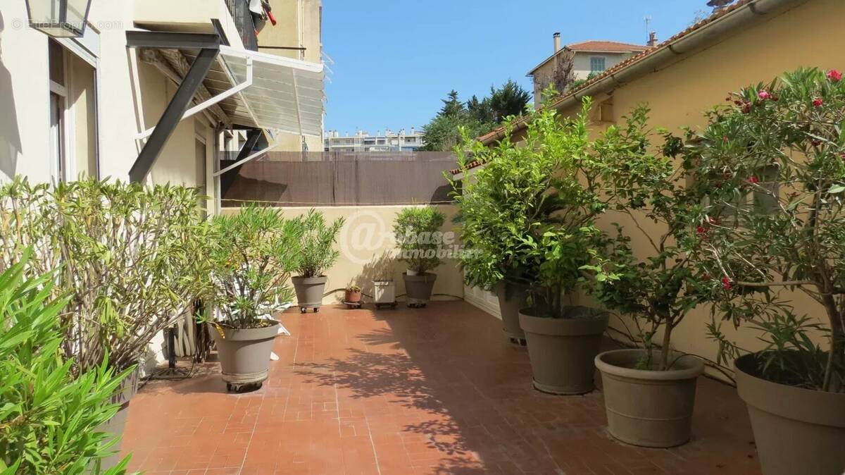Appartement à MARSEILLE-5E
